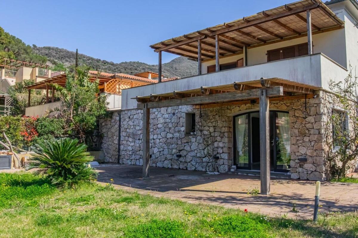 Villa Acquasalata Nisporto Exterior photo